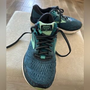 Women’s Brooks Adrenaline GTS 18 Running Shoe